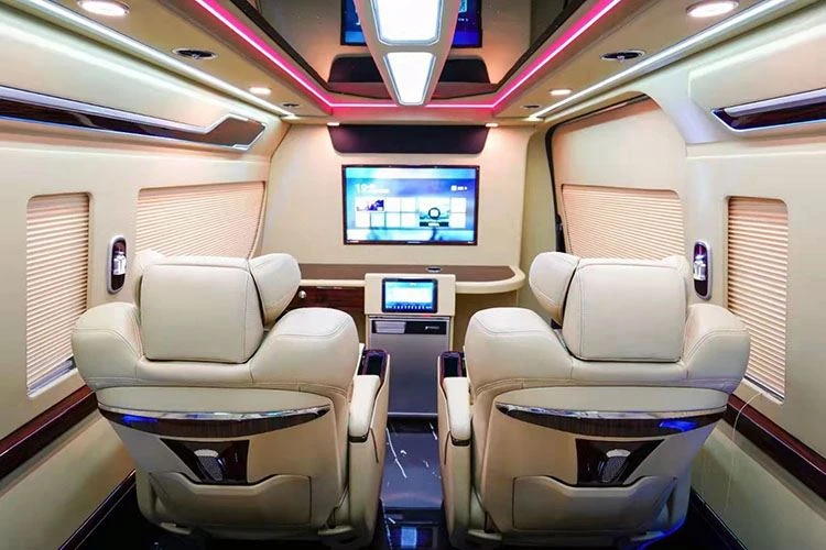 Toyota Hiace upravený užitkový vůz