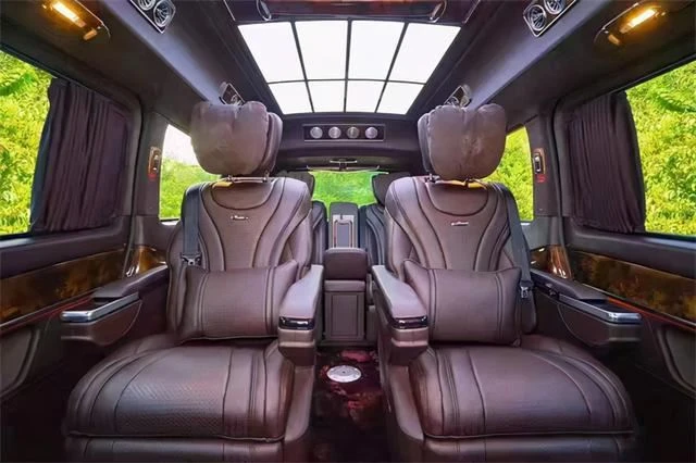 Mercedes-Benz V260L Top zakázkový sedmimístný luxusní užitkový vůz, edice Ket...