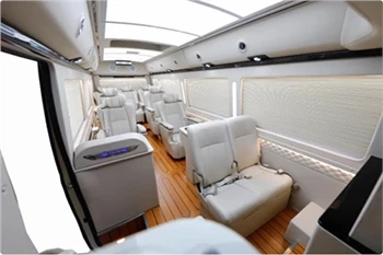 Toyota Coaster 2023 má vestavěnou KTV a stejné sedadlo jako Alphard!