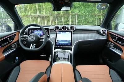 Verze Mercedes-benz GLC s dlouhým rozvorem je k dispozici