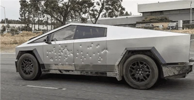 Musk: Cybertruck dokáže odolat pouze podzvukovým střelám.