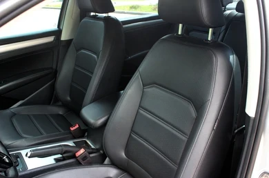 Lze upravit autosedačku