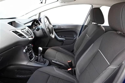 Jaký materiál se používá v autosedačkách