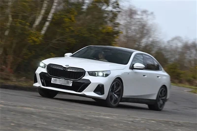 BMW řady 5 jádro a srdce