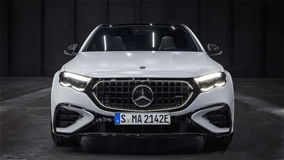 Vydán Mercedes-Benz AMG E53 sedan a kombi